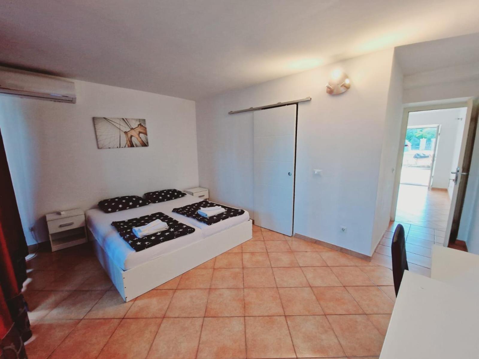 Damian Apartman