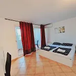 Damian Apartments